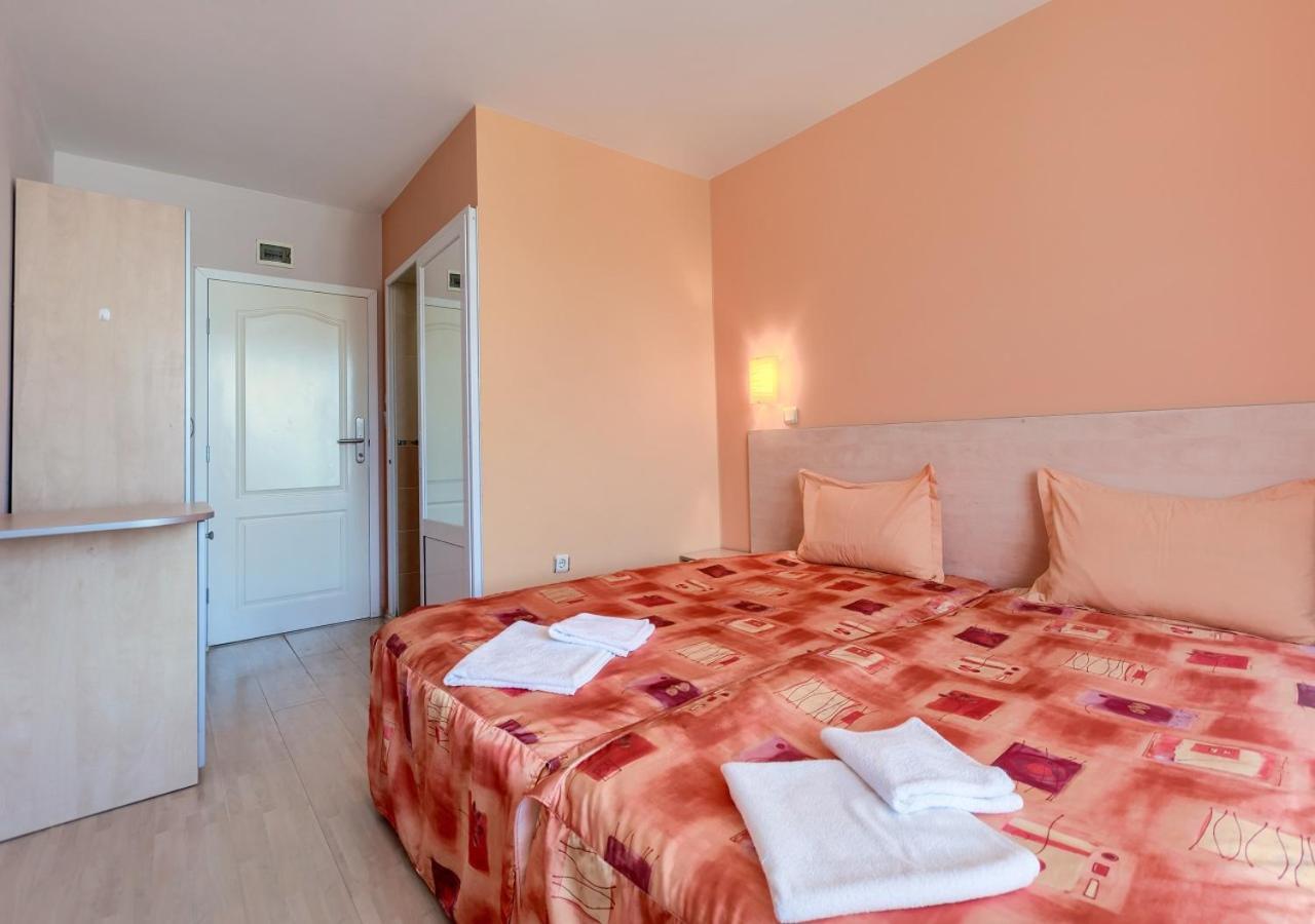 Hotel Fantastiko Ravda Равда Екстер'єр фото