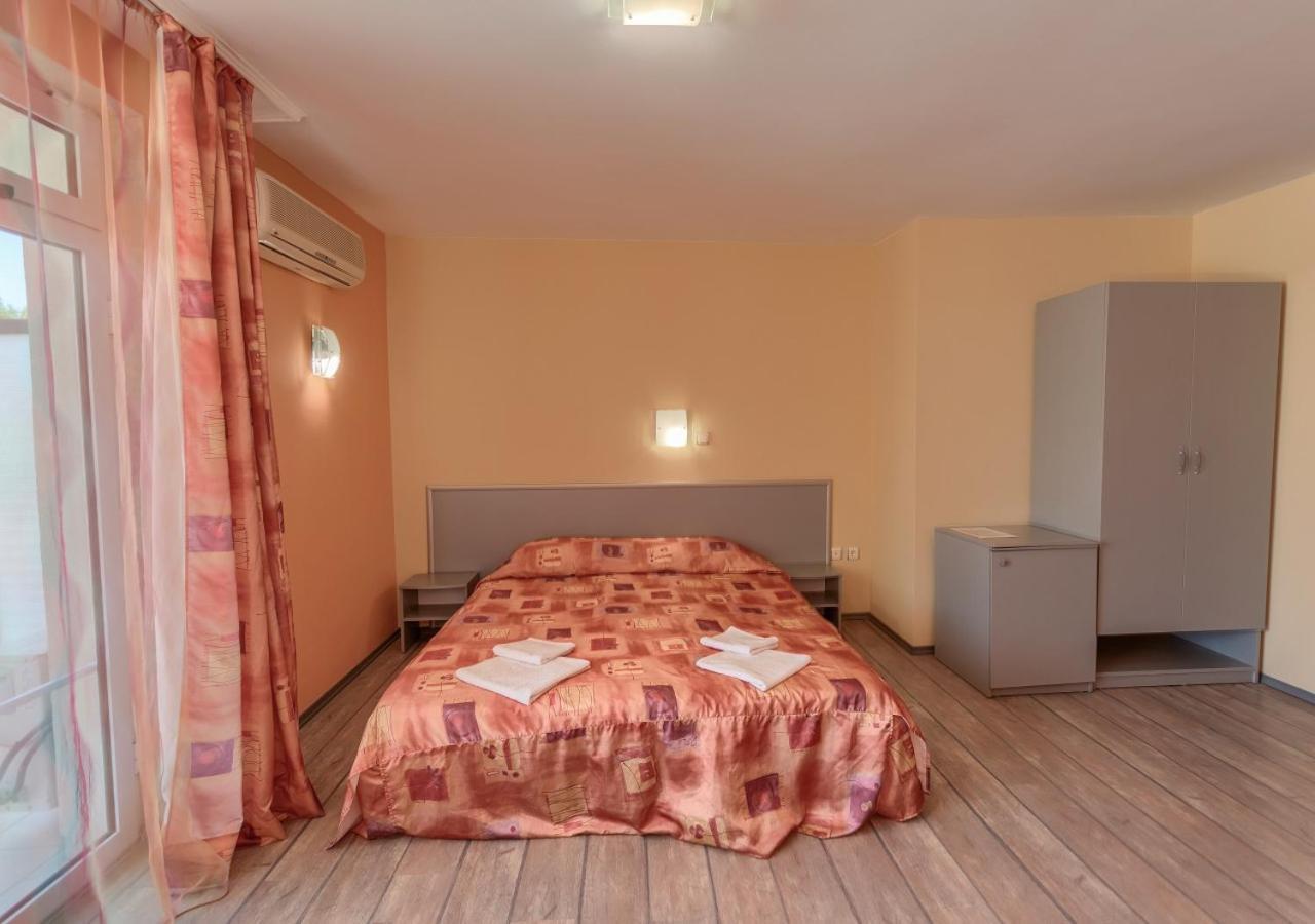 Hotel Fantastiko Ravda Равда Екстер'єр фото
