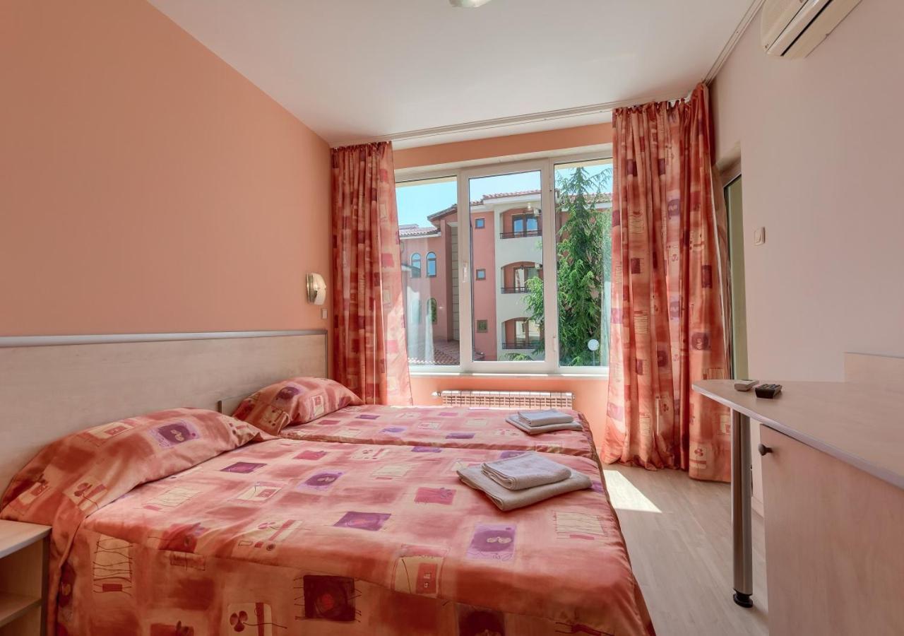 Hotel Fantastiko Ravda Равда Екстер'єр фото