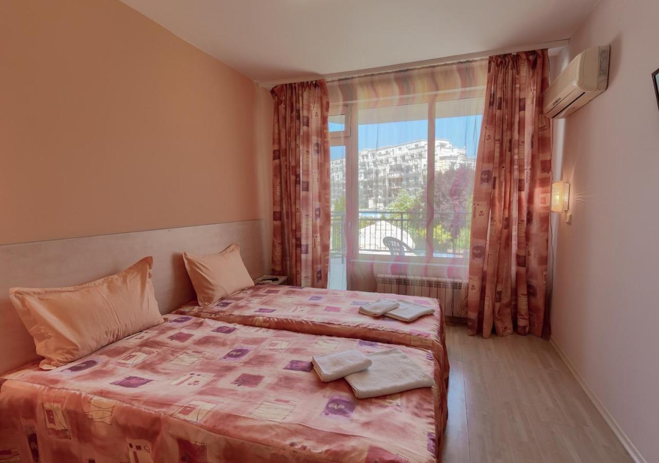 Hotel Fantastiko Ravda Равда Екстер'єр фото
